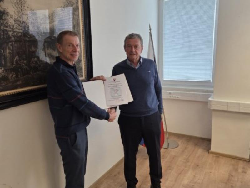 ODOVZDÁVANIE OSVEDČENÍ O ZHODE