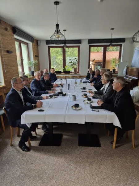 Bilaterálne pracovné rokovanie medzi ÚOŠKŠOK Trenčín a ÚřOSKaSOJ Praha